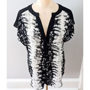 Violet and Claire Black and White Split Neck Blouse